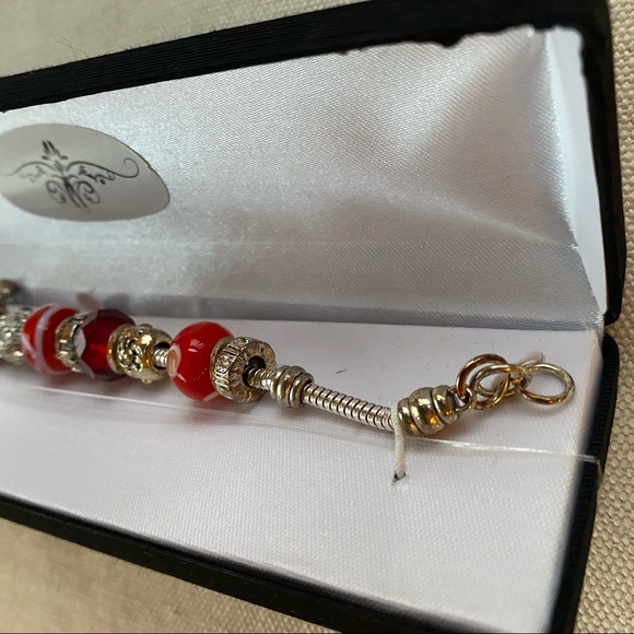 Chunky Red Glass Bead Metal Bracelet - Picture 4 of 15